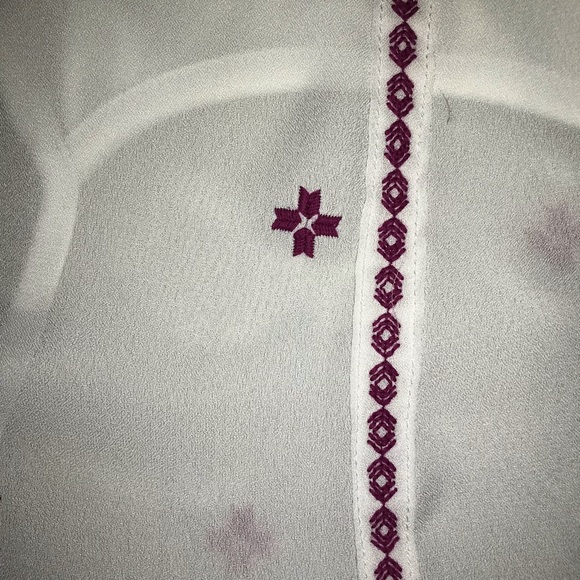 Beautiful bell sleeved sheer blouse - Picture 6 of 6